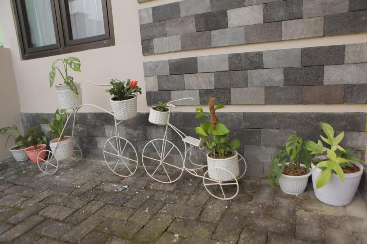Villa Petit Tour Batu  Ngoại thất bức ảnh