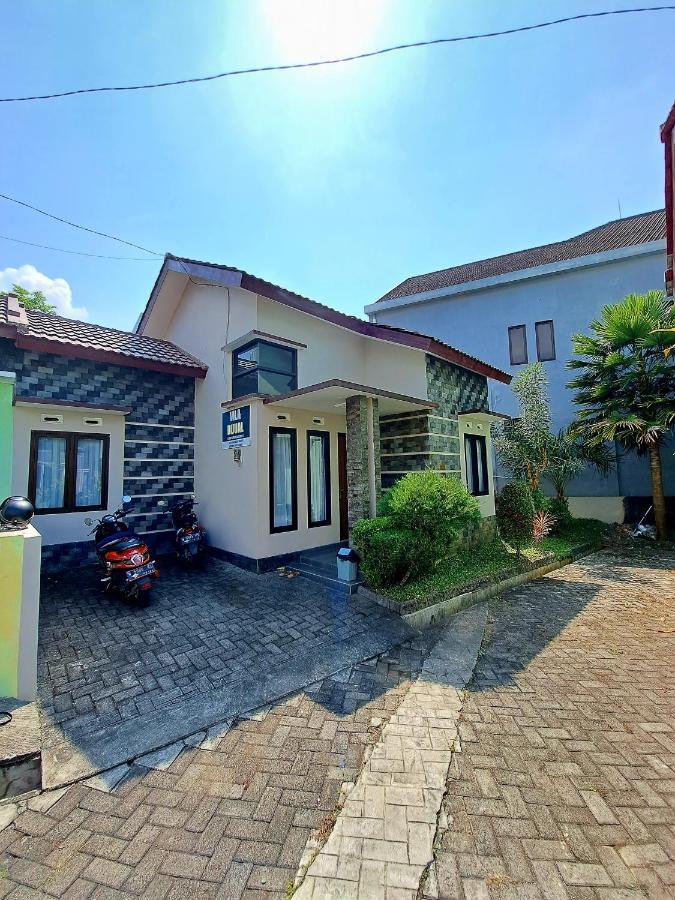 Villa Petit Tour Batu  Ngoại thất bức ảnh