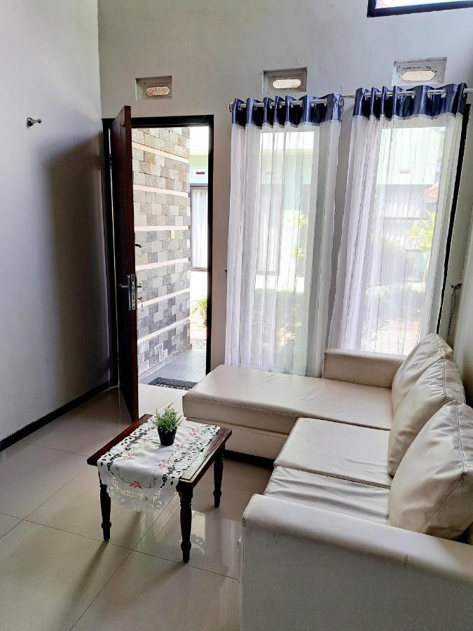 Villa Petit Tour Batu  Ngoại thất bức ảnh