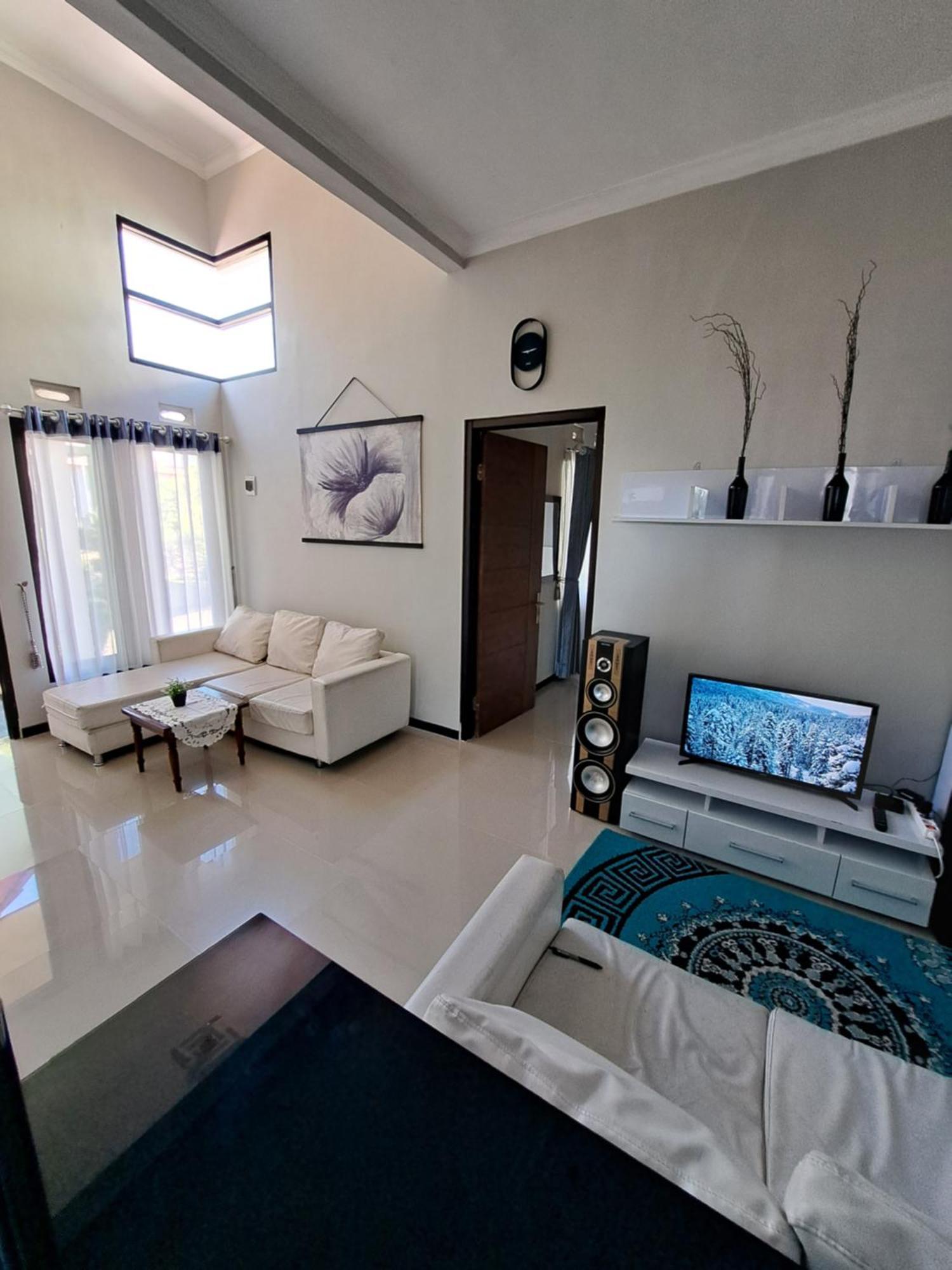 Villa Petit Tour Batu  Ngoại thất bức ảnh